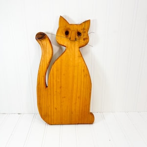 Vintage Wooden Folk Art Cat Sculpture - Handmade Folk Art Cat Decor - Vintage Wonky Cat Decoration
