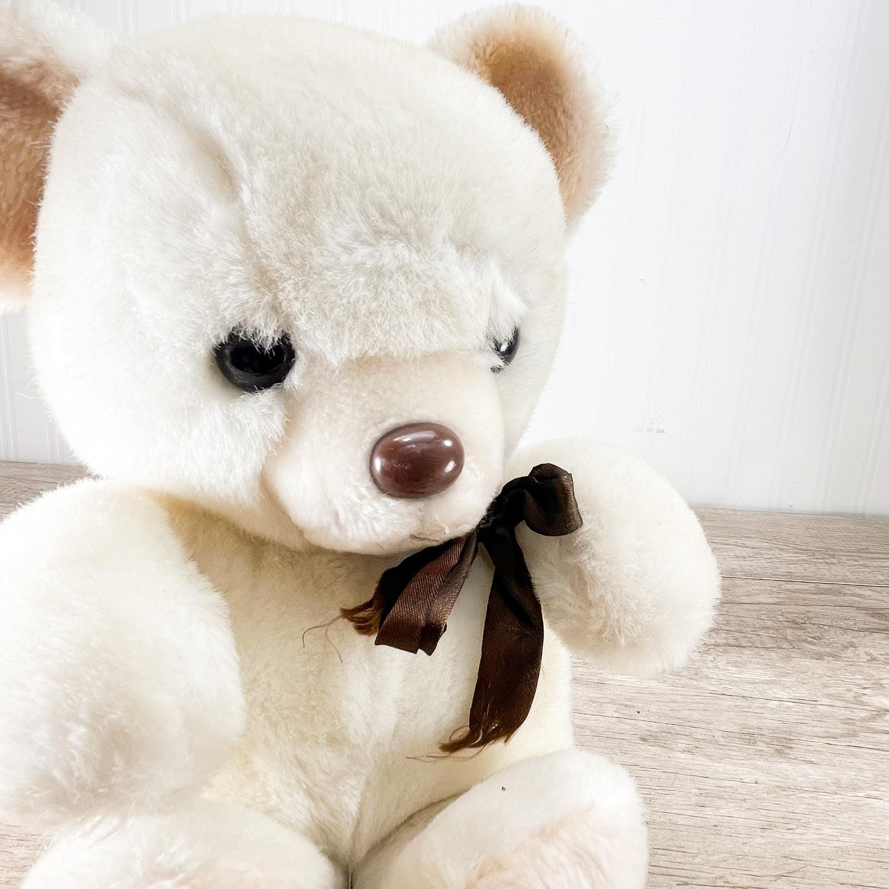 Vintage Russ Berrie Friendly White Teddy Bear: Soft Plush With Bow