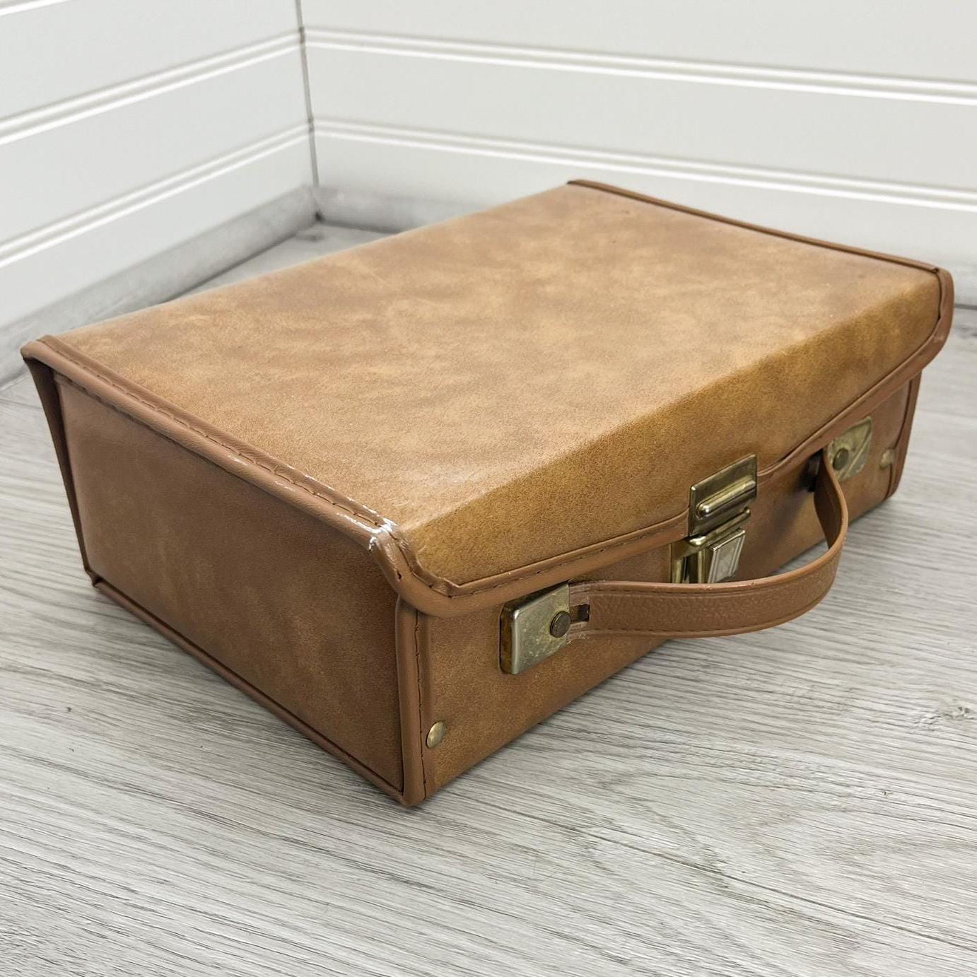 Retro Faux Leather Cassette Carrying Case With Plastic Liner and