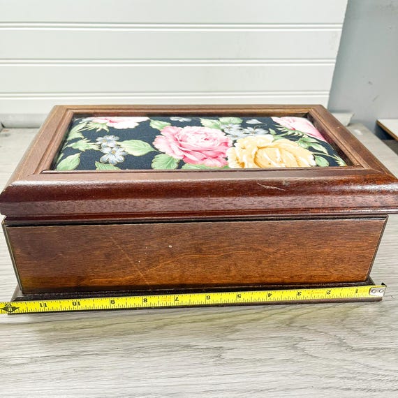 Mcmgcmi マンガーニ 　イタリア製　置物　陶器　ジュエリーボックス Mcmgcmi マンガーニ イタリア製 置物 ジュエリーボックス