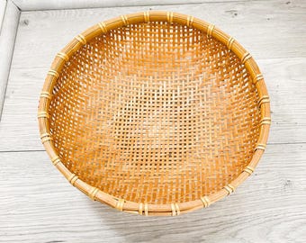 Vintage Wicker Basket Wall Decor – Farmhouse Rattan Tray, 11.5"