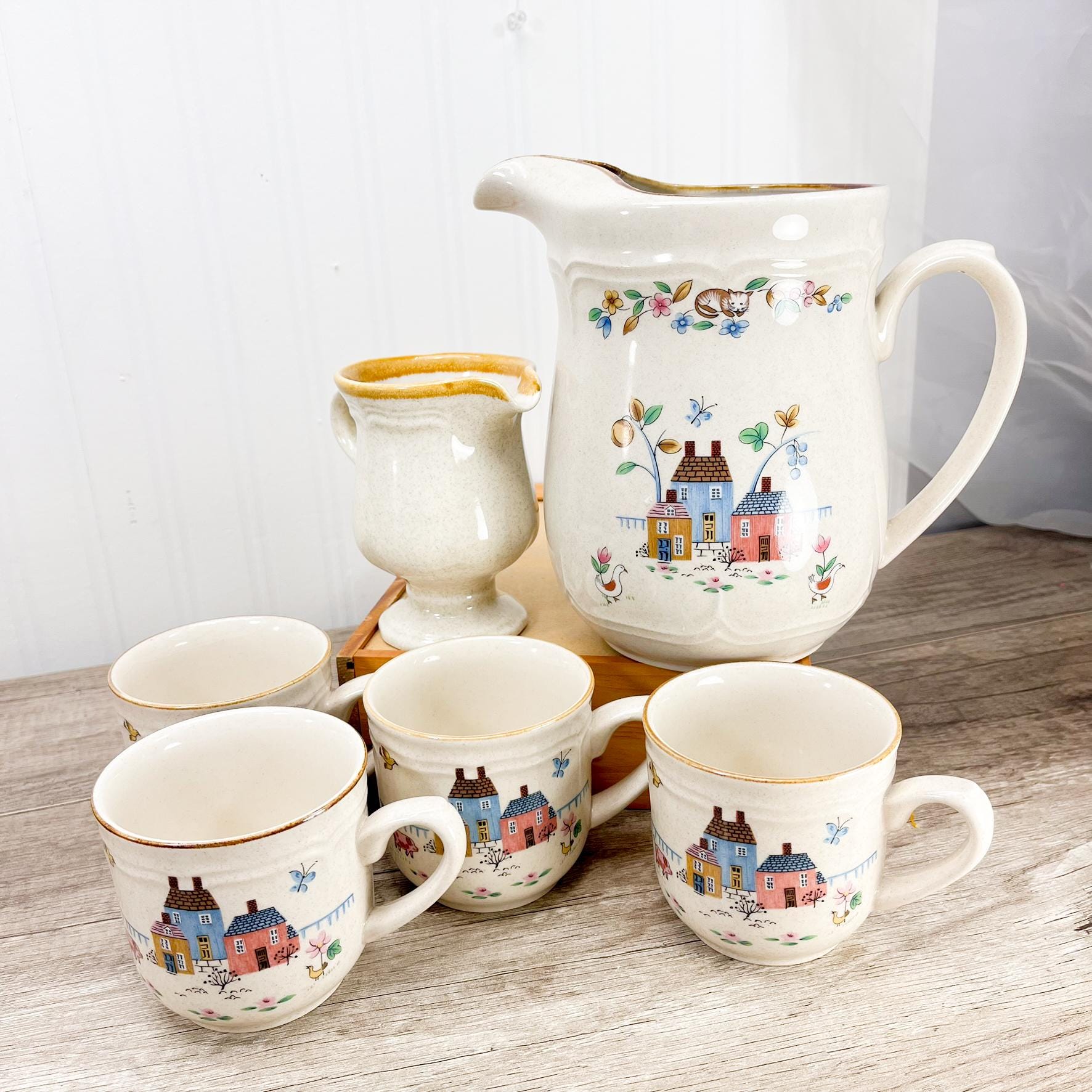 ハートランド陶器 Vintage Heartland Stoneware Mug Set: Stoneware Pitcher and Cups