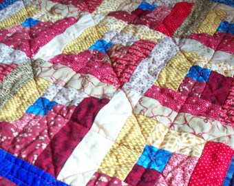 Log Cabin Quilted Wallhanging, Americana Doll Quilt, Picnic Table Mat, Summer Holiday door Decor