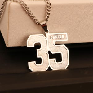 Collar con número grabado personalizado y cadena, colgante con número deportivo personalizado con cualquier nombre, collar con número de jugador de equipo deportivo