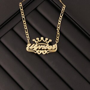 Collar de corona dorada, collar con nombre personalizado, joyería con dos nombres, collar de reina, collar sencillo, collar de cadena Figaro, regalo de Navidad