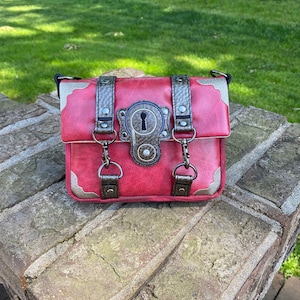 Sac cartable 3D Steamer Trunk entièrement doublé dans le cerceau ITH 5 x 7 avec motif de broderie Machine cerceau 5 x 7 pendantes