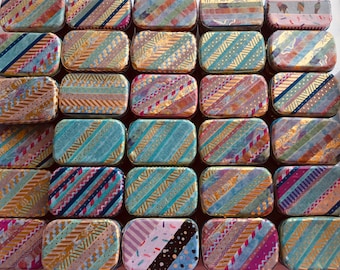 Mini note kit in decorative Altoid tin