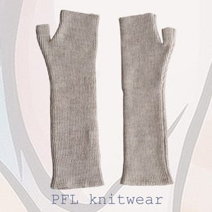 Finger less gloves / wrist warmers long 100% baby alpaca, color light taupe