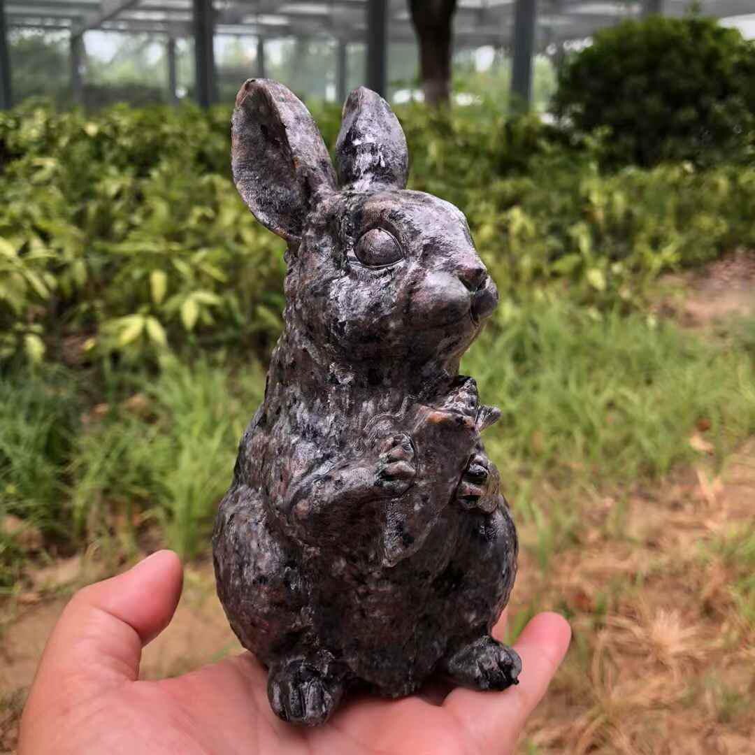 15CM Glowing Yooperlite Stone Rabbit Sculpture - Natural Uv-reactive ...