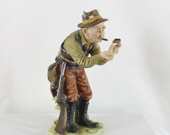 Old Man Hunter Porcelain Figurine 1970's Highly detailed (E)