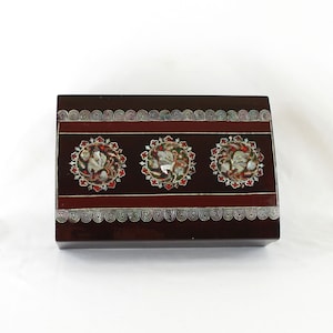 Vintage Lacquered Box with Mother of Pearl Abalone Inlay  Mandala (F)