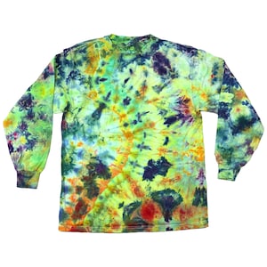 Średniej wielkości koszulka z długim rękawem z nadrukiem Ice Dye - męska i damska koszulka typu Tie Dye typu unisex - ręcznie robiona koszulka z nadrukiem Tie Dye na prezent lub festiwalowy styl - żółta limonka