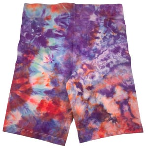Medium ice dye bikershort, tie-dye bikeshort met hoge taille van stretchkatoen met lange binnenbeenlengte van 8 inch, boho tie-dye loungewear - dromerig lila