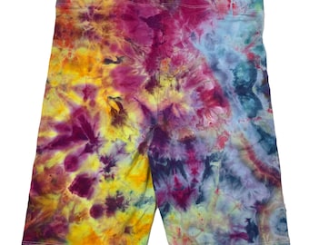 Große eisgefärbte Biker-Shorts, Batik-Fahrradshorts mit hoher Taille aus Stretch-Baumwolle mit langer 8-Zoll-Innennaht, Boho-Batik-Loungewear – cmyk