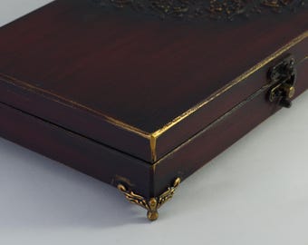 Joyero decorativo de madera hecho a mano, pequeño joyero de madera grabado con tapa abatible.