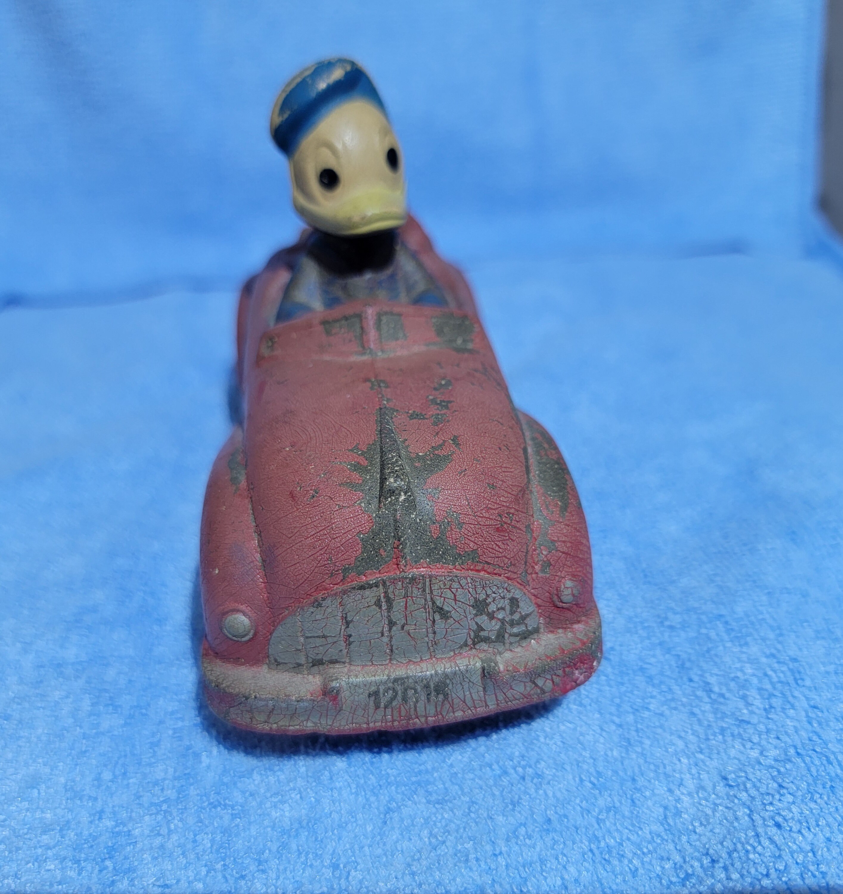 Disney: Vintage Donald Duck With Pluto Sun Rubber Red