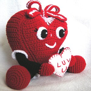 Pdf Crochet Pattern PUDGY VALENTINE HEART English only image 2