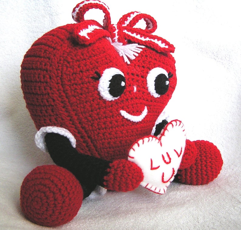 Pdf Crochet Pattern PUDGY VALENTINE HEART English only image 2