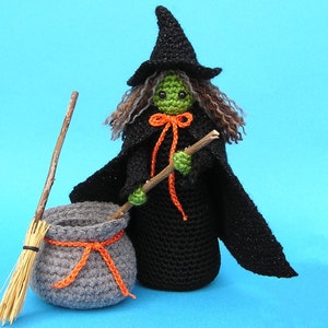 Padrão de crochê em Pdf LITTLE WENDY WITCH (somente em inglês)