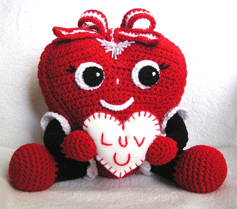 Pdf Crochet Pattern PUDGY VALENTINE HEART English only image 1