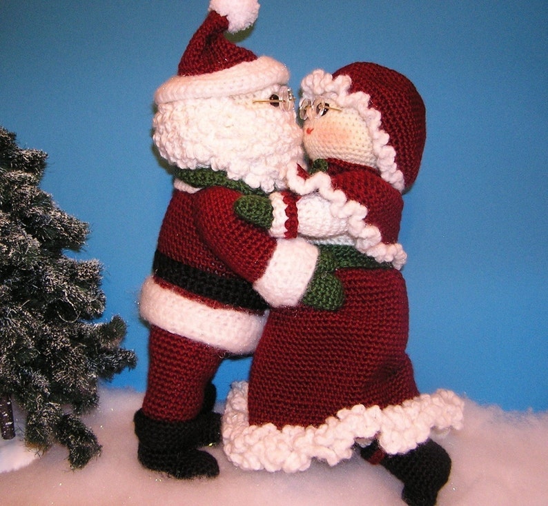 Pdf Crochet Pattern MR and MRS SANTA English only image 2