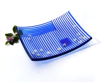 Blue striped white daisy art plate. fused glass