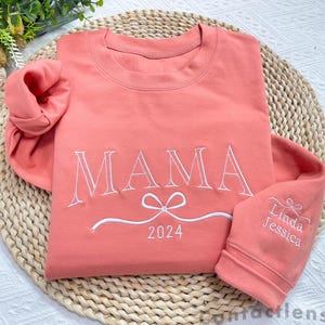 Personalized Mama Sweatshirt, Embroidered Kids Name with Bow on Sleeve, Mama Christmas Crewneck, Mom Christmas Gift, Mothers Day Gift