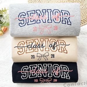 Aangepaste senior 2026 geborduurd sweatshirt, gepersonaliseerde coquette boog senior team shirts, senior zonsopgang, klasse van 2026, senior cheer cadeau