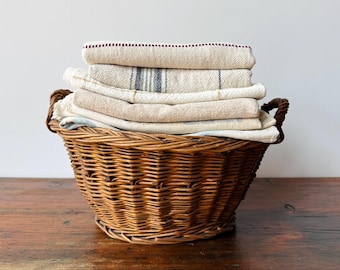 Vintage Wicker Basket | Woven Wash Basket with Handles | Garden Gathering Basket | Primitive Farmhouse Kitchen | Fruit & Veggie Storage