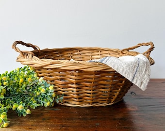 Vintage Wicker Basket | Woven Wash Basket with Handles | Garden Gathering Basket | Primitive Farmhouse Kitchen | Fruit & Veggie Storage