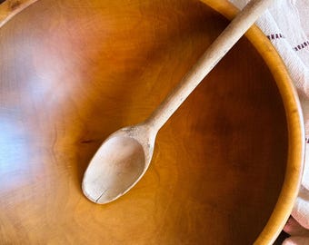 Vintage Wooden Dough Bowl | Stoware Wood Products | Fruit & Veggie Holder | Rustic Farmhouse Table Centerpiece | Natural Hand-Carved Bowl