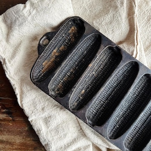Vintage Wagner Ware Cornbread Pan | Cast Iron Baking | Rustic Farmhouse Kitchen | Primitive Cottage | 7 Slot Cornstick Pan | Rusted Ironware