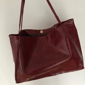 Sac cabas en cuir rouge bordeaux