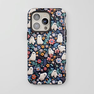 Funda de teléfono con flores y fantasmas de arcilla: funda de teléfono con flores y fantasmas espeluznantes, bonita funda de Halloween para iPhone 16 Pixel Samsung, idea de regalo encantadora