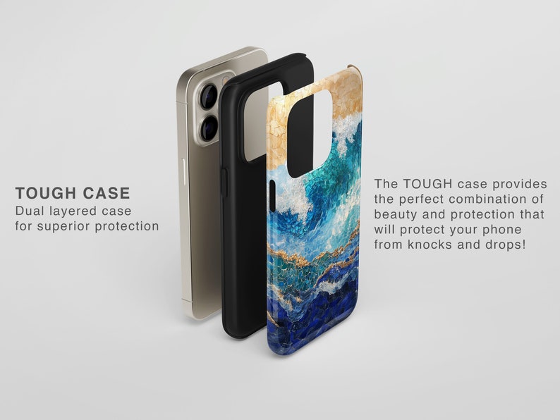 K&ouml;nnte beinhalten: Eine Handyh&uuml;lle mit einem abstrakten Design in Blau und Gold. Die H&uuml;lle besteht aus zwei Schichten f&uuml;r zus&auml;tzlichen Schutz. Der Text "TOUGH CASE" ist auf dem Bild zu sehen.