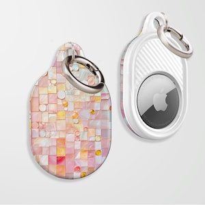 Mosaic Pearl AirTag-fodral: Skimrande pastellfärgad skaldesign