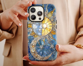 Funda para teléfono con diseño de sol y luna celestiales en imitación de vidrieras para iPhone + MagSafe, Pixel y modelos Samsung.
