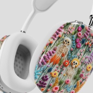 Étui AirPod Max vintage Skeletons in Bloom : étui pour casque à breloques florales