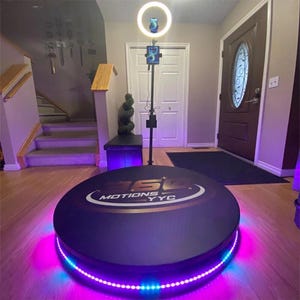 360度ビデオブースはカスタマイズ可能、インタラクティブな回転プラットフォーム、イベント、結婚式、パーティー、企業での使用に最適、カスタムサイズも利用可能