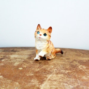 vintage 50s Sweetest Little Ginger Tiger Striped Blue Eyed Kitten Cat Figure Figurine Norcrest