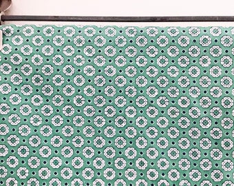 AS IS vintage 40s Green & White Flower Circles Geometric Novelty Print Cotton Quilting Crafting Fabric 35W x 29 // Retro Material