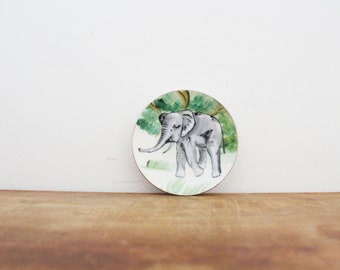 vintage 50s Baby Elephant Hand Painted Decorative Miniature Small Wall Hanging Display Plate // Retro Room Décor // Made in Japan