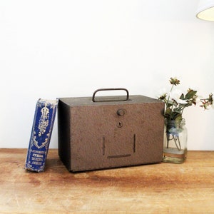 SUPER DISTRESSED vintage 50s Metal FODECO Ejector Film Library 8mm Movie Holder Film Case Utility Chest Tool Box  Film Case Industrial Decor