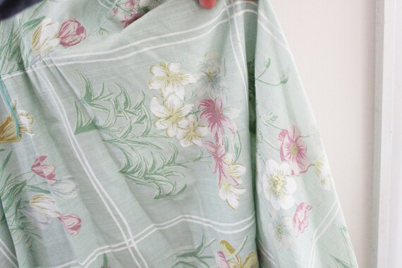 AS IS vintage 80s Pastel Mint Green Tulips & Hydr… - image 7