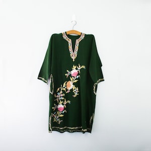 vintage 70s India Indian Floral Embroidery Hunter Green Wool Kaftan Dress // One Size