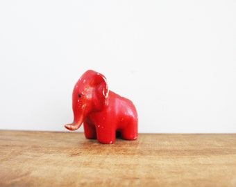 vintage 50s Sweet & Seriously Distressed Lipstick Red Baby Elephant Trumpeting Small Planter // Air Plant or Succulent Holder