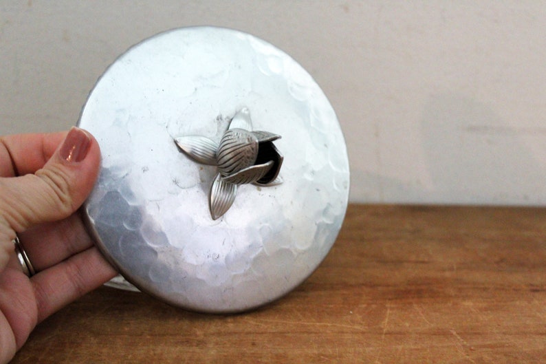 vintage 50s Tulip Flower Hammered Aluminum Lidded Glass Trinket Jewelry Dish Retro Dresser Decor