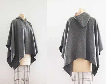 vintage 70s Charlie's Girls Erika Elias Gray Plaid Wool Cape Hoodie Poncho with Zipper & Animal Print Lining // Retro Outerwear