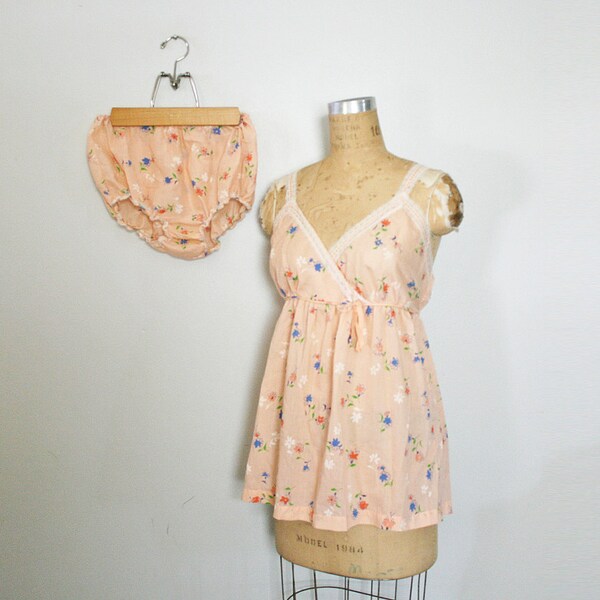 vintage 70s Komar Peach Floral Baby Doll Nightie Set- M