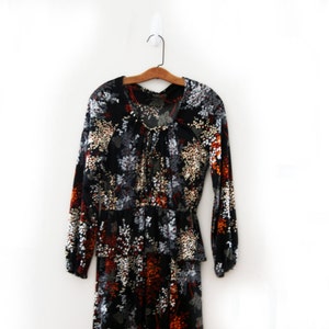 vintage 70s Leaves & Butterflies Print Polyester Ladies Long Sleeve Peplum Skirt Dress - S M